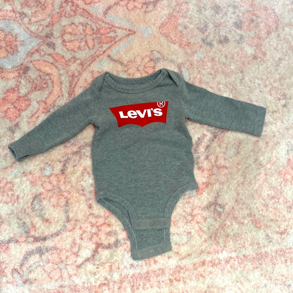 Levi’s baby onesie